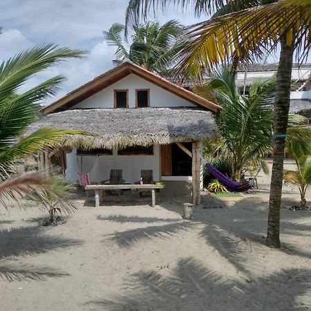 Beach Front Bungalows At The Coconut Canoa Exterior foto