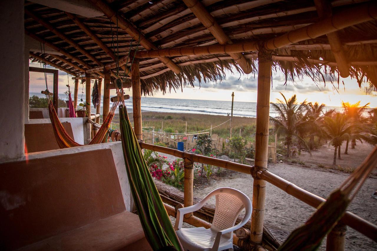 Beach Front Bungalows At The Coconut Canoa Exterior foto